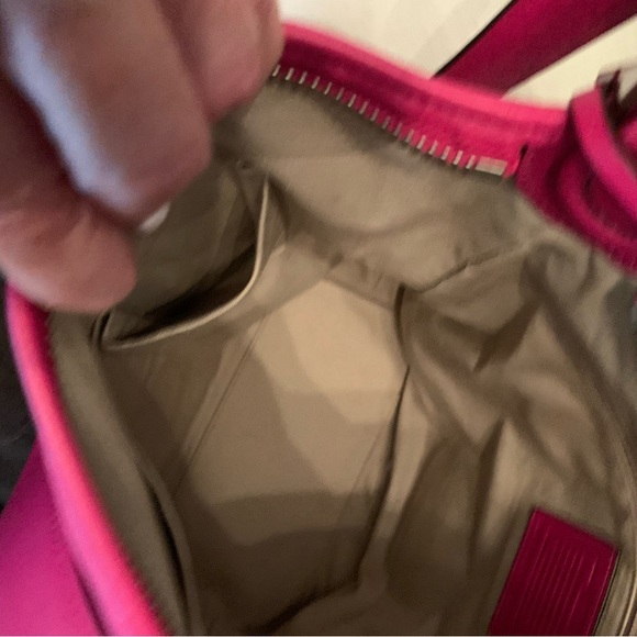 Like new Hot Pink Coach shoulder hobo bag - Picture 5 of 10